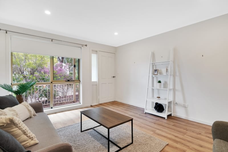 Aberfoyle-park-retirement-living-lounge-with-view-from-window.