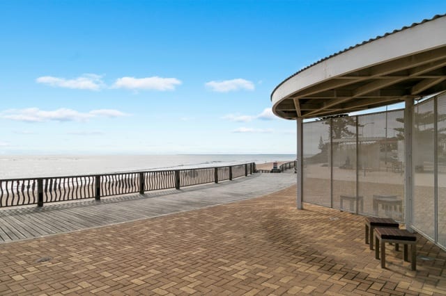 Paved beachfront & shelter