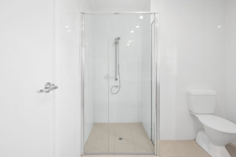 Shower alcove