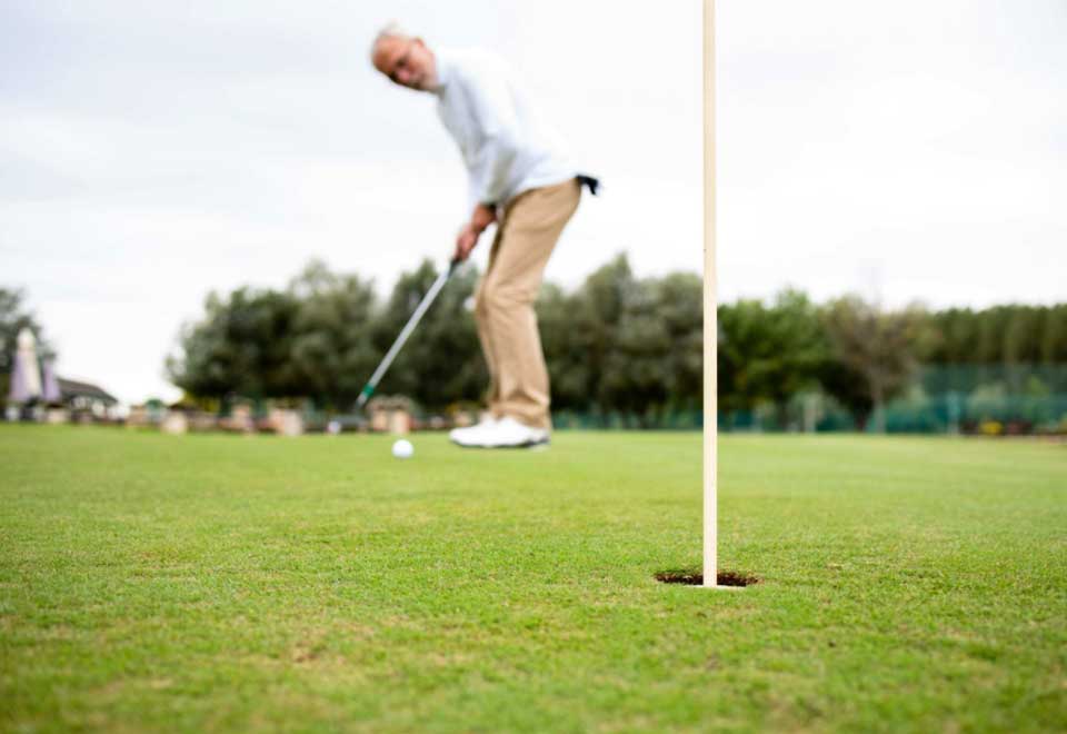 Social golf is back! Build your skills and enjoy a relaxed, social golf experience.